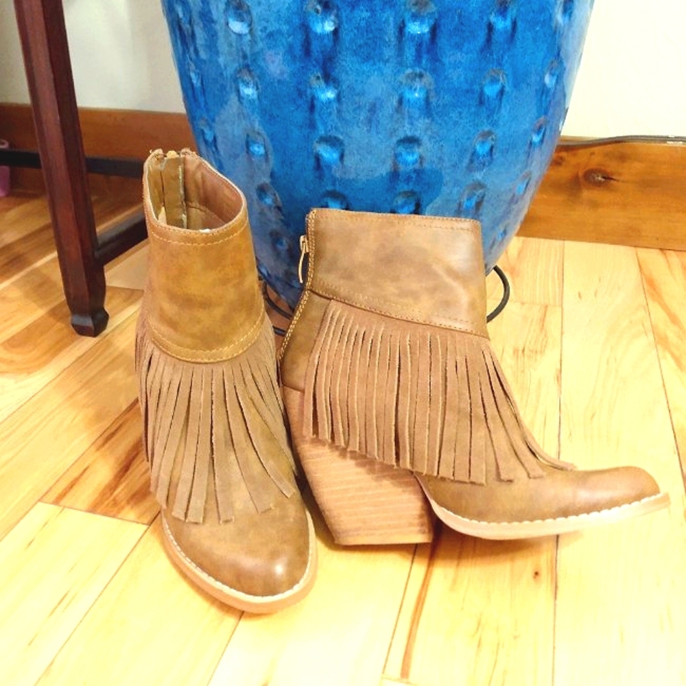 Very Volatile Tassel Boots size 6
